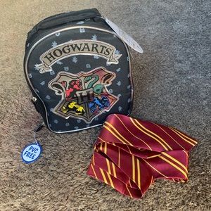 Harry Potter Hogwarts Mini Lunch Tote & Tie Bundle